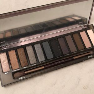🔥 Urban Decay Smokey Eye Palette 🔥